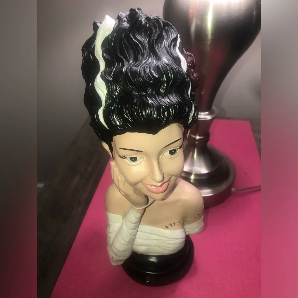 🖤 Bride of Frankenstein Bust